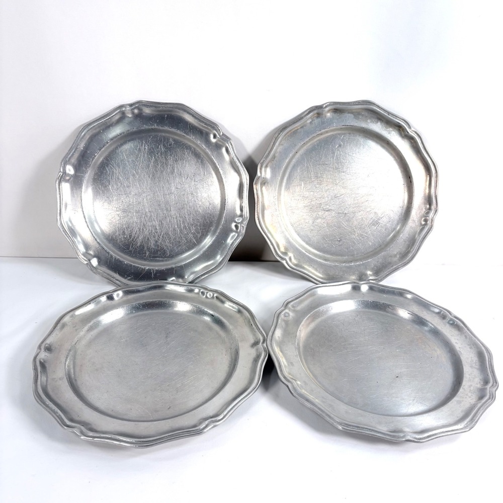 Wilton Armetale Dinner Plates Silver Queen Anne Scalloped Pewter 10 in Set of 4